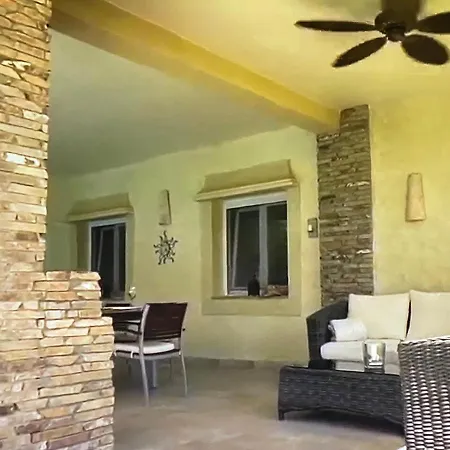 Guila Con Piscina Privada, Cerca De La Playa Holiday home *
